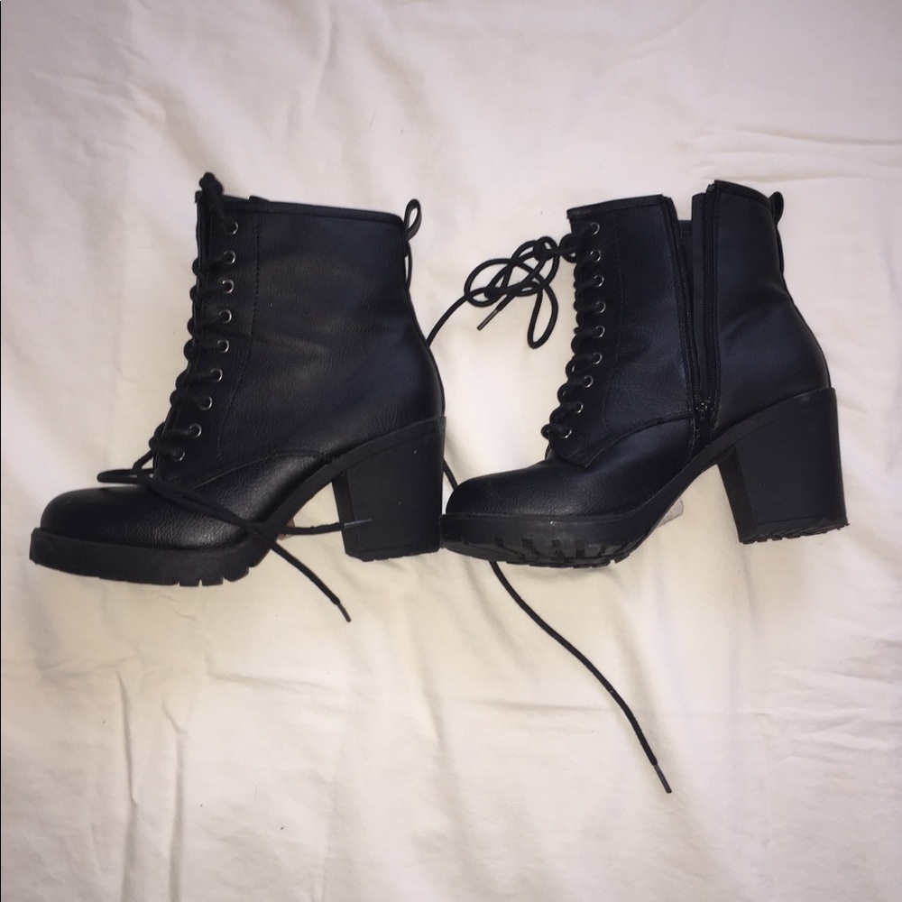 Black platform combat boots - Picture 5 of 8